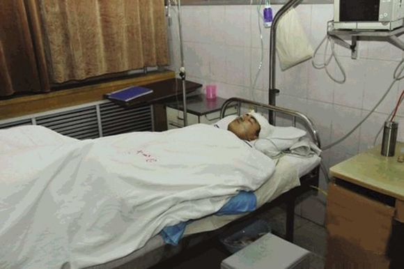 山东省公安厅厅长赴医院看望泰安枪击案受伤警