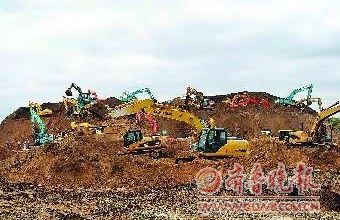 泥浆比重加大,坑下还在涌水,24名工人情况仍不