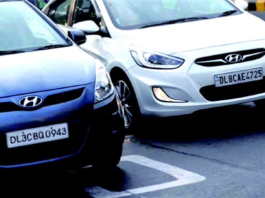 2016年1月1日,车牌号尾数为单号的机动车在印度新德里市中心一路口