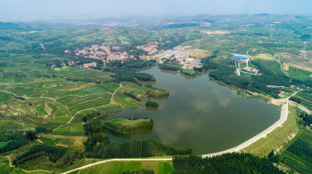 行业丨莒县果庄镇描绘山水桃源书韵果庄新画卷